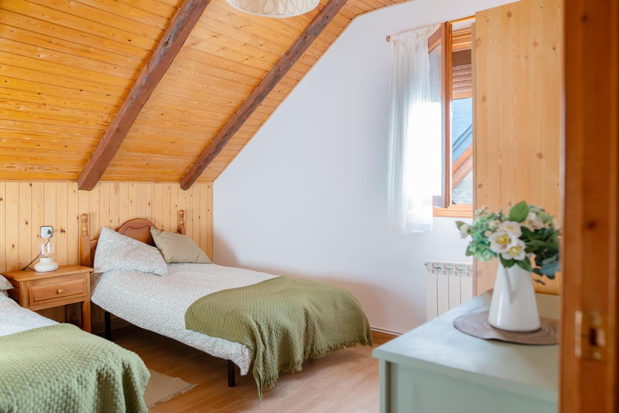 Apartamento La Buhardilla Del Boscache サン・ファン・デ・プラン 部屋 写真